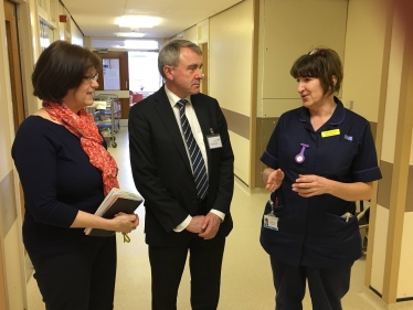 Robert Goodwill visits Whitby Hospital 